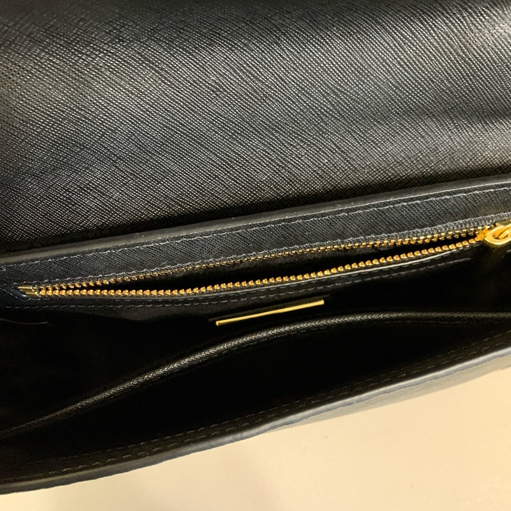 ๐๐ Tory Burch Black Leather Chain Shoulder Bag - Picture 13 of 13
